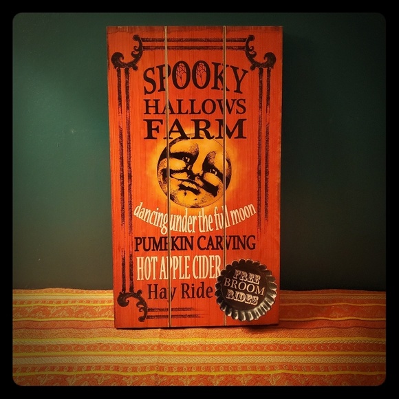 Other - 4/$30 Spooky Halloween wall art.